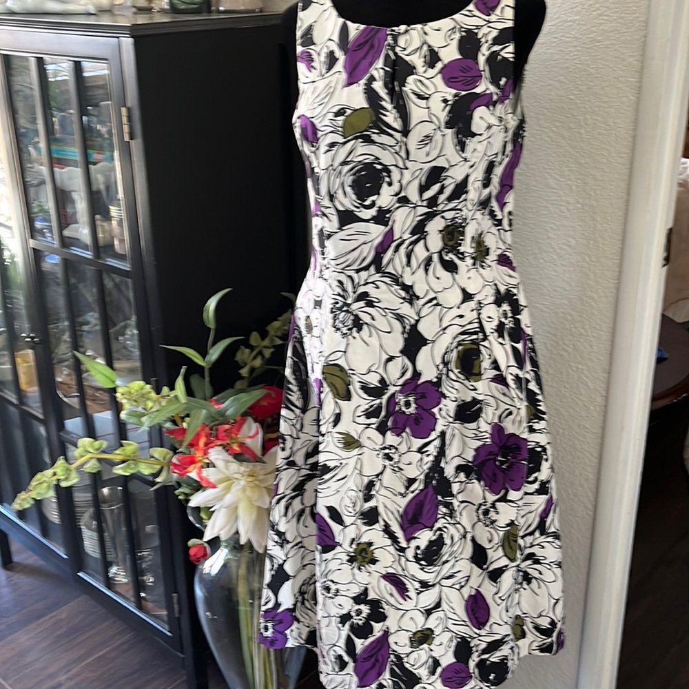 Jessica Howard size 6 beautiful lined dress like new